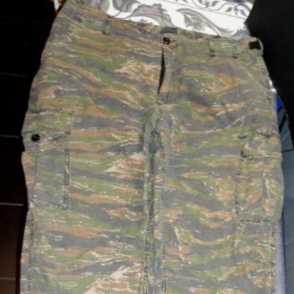 42x30 USGI RED TIGER STRIPE JUNGLE CAMO MENS UNIFORM COMBAT CARGO PANTS LD 4517